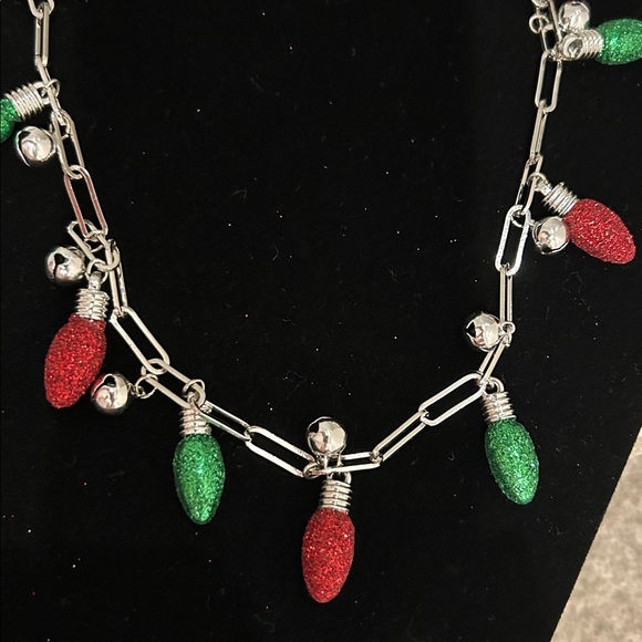 Kohl's Red and Green Holiday Christmas Earrings and Necklace Set NWT - Picture 5 of 5